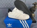 chaussures-adidas-small-1