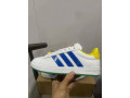 chaussures-adidas-small-3