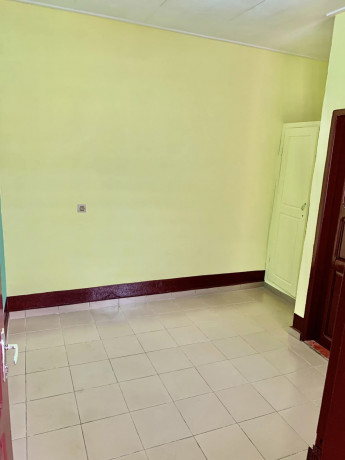 appartement-moderne-a-louer-a-biyem-assi-big-2