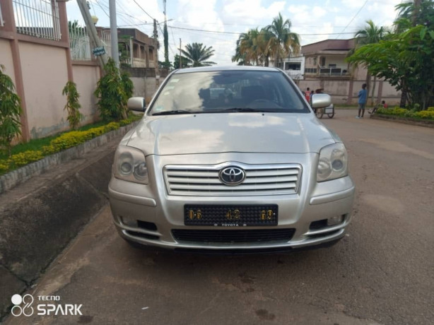 toyota-avensis-a-vendre-a-yaounde-big-0