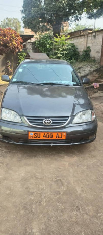 toyota-avensis-berline-big-6