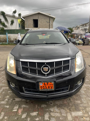 cadillac-srx-2012-immatriculee-big-0