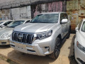 toyota-land-cruiser-prado-txl-2020-small-0