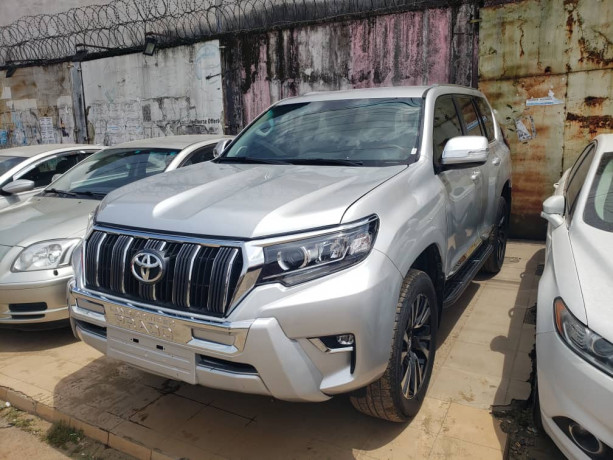 toyota-land-cruiser-prado-txl-2020-big-0