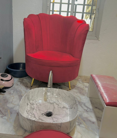 jolie-fond-de-commerce-dun-salon-de-beaute-a-vendre-a-deido-bien-situe-big-3